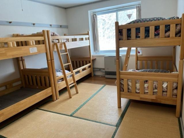 Kusatsu Kogen Youth Hostel Buitenkant foto