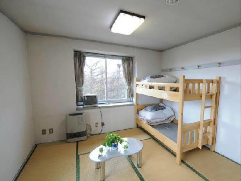Kusatsu Kogen Youth Hostel Buitenkant foto